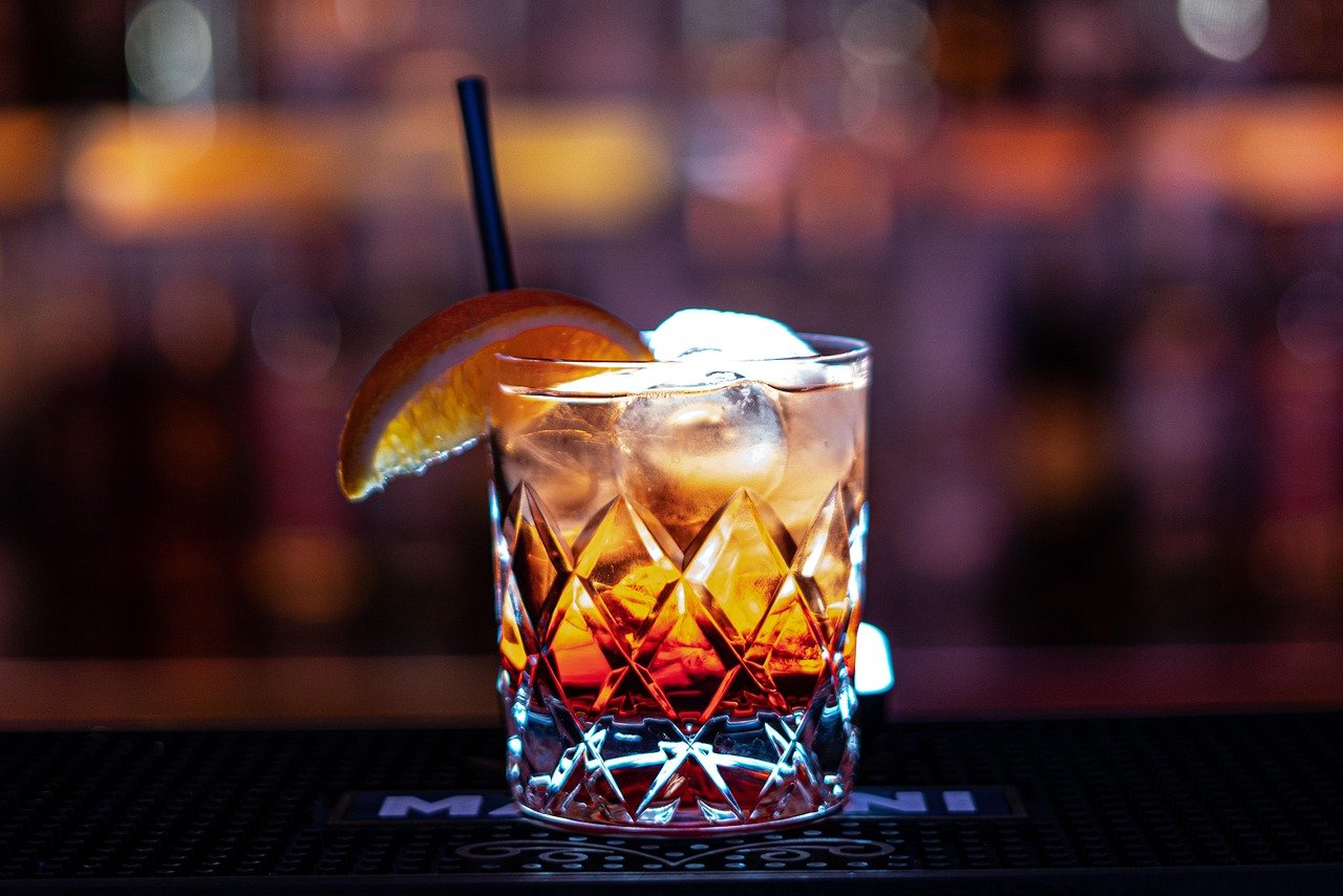 drink, alcohol, cocktail, bar, bartender, liquor, beverage, bartender, bartender, bartender, bartender, bartender-7792428.jpg